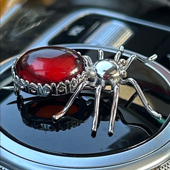 Sterling Silver Amber Spider Brooch - Picture 8 of 8